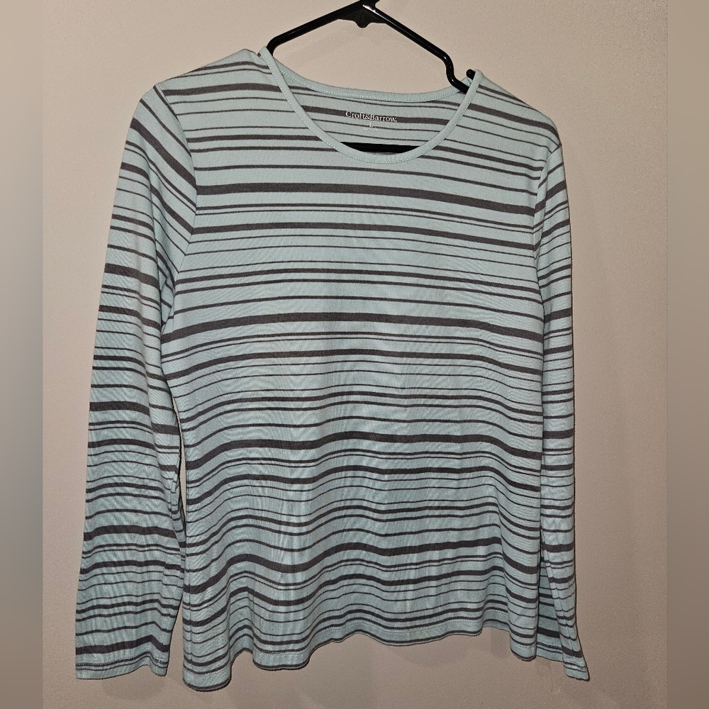 3/4 sleeve striped shirt
